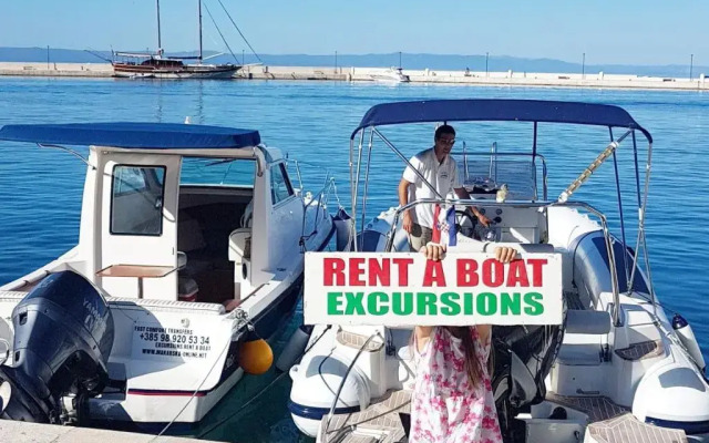 Apartments Emilija Makarska