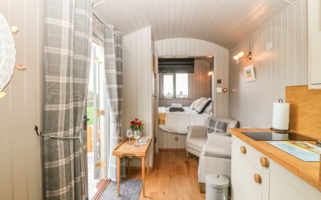 Cassie'S Shepherd'S Hut