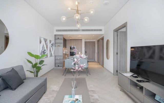 Luxury Stay At JVC with Pool & Gym