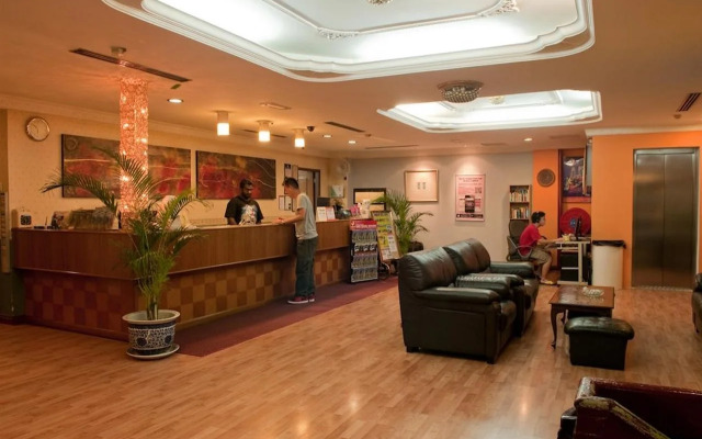 OYO 111 Hotel China Town Inn