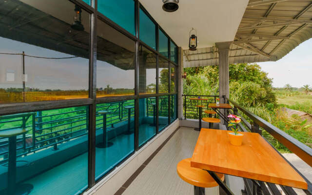 RedDoorz Plus near Kualanamu International Airport 2