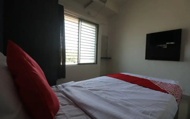 OYO 24602 City Residence