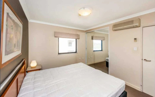 Conveniently Located 2 Bedroom Apartment In The CBD