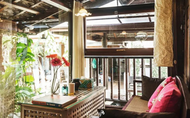 Baan Mahabhirom by Favstay