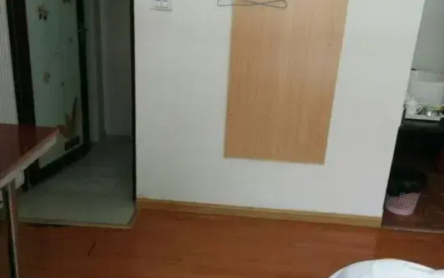 Hechi Chengdong Business Hotel