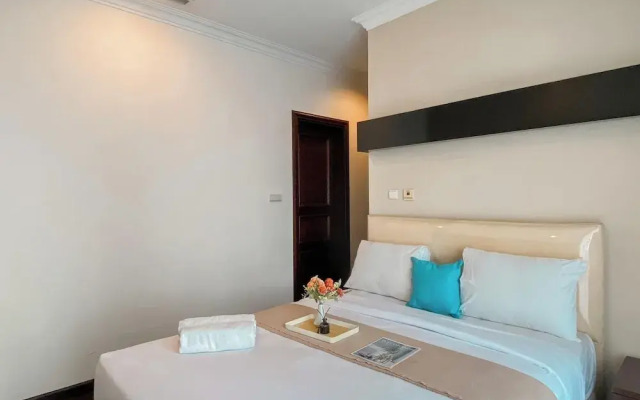 Spacious And Modern Look 3Br Bellezza Apartment