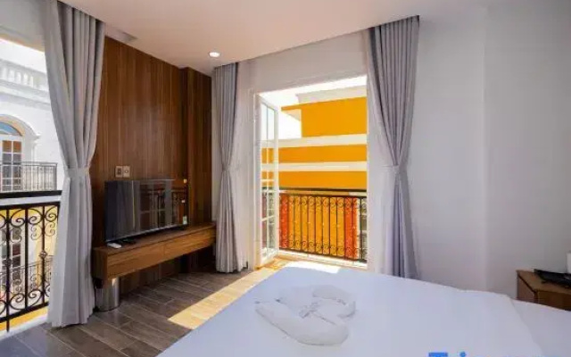 Merci Sunset Town Phu Quoc