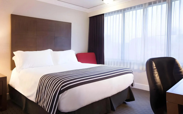 Sandman Signature Vancouver Downtown Hotel