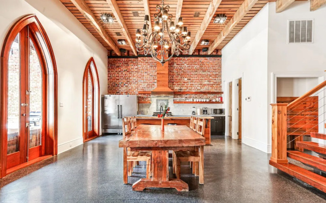 Stunning 5 BR Urban Oasis Downtown NOLA