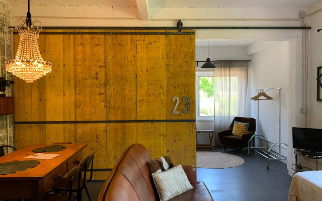 Loft - Casinha à Porta