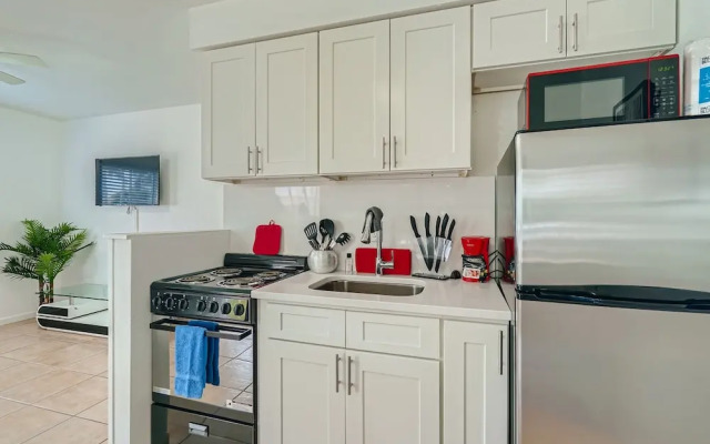 Singer Island Inn