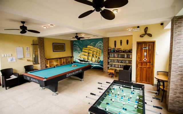 Captain's Lodge and Bar