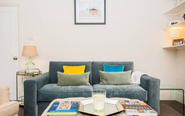 Flat in Battersea Accommodates 5