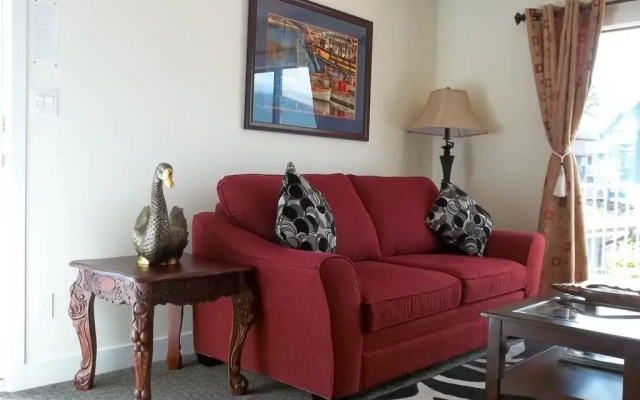 The Bayshore Waterfront Inn