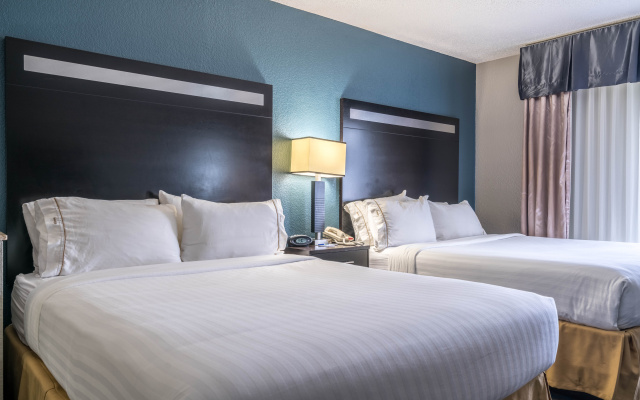 Holiday Inn Express & Suites Roanoke Rapids SE by IHG