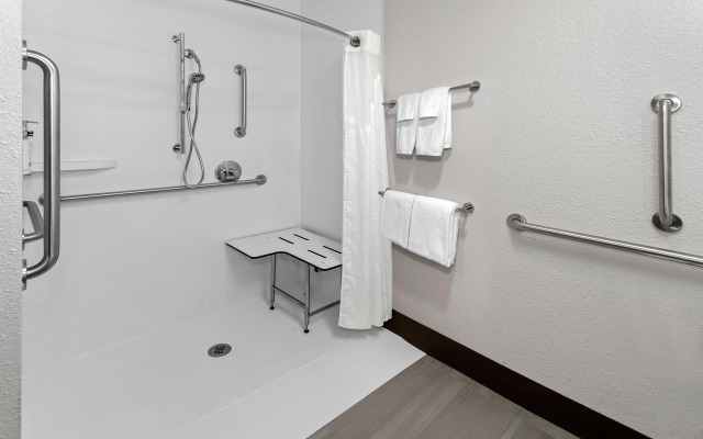 Holiday Inn Express Hotel & Suites Chicago-Algonquin by IHG