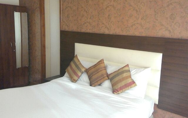 Urban Suites Palm Beach Road
