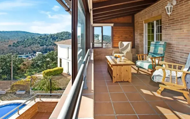 Sotet in Vidreres With 4 Bedrooms and 2 Bathrooms