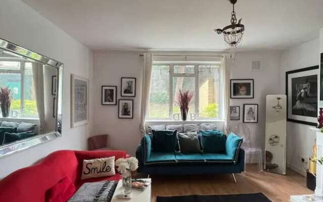 Cosy & Chic 1BD Flat - 6 Minutes to Notting Hill!