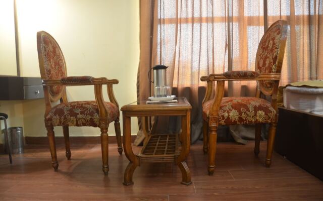 Capital O 66106 Hotel Samrat Kaushambhi