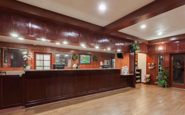 Capri Suites Anaheim