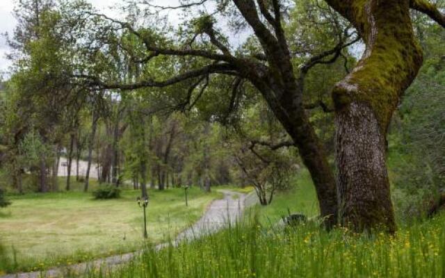 Ravensbrook Inn Yosemite