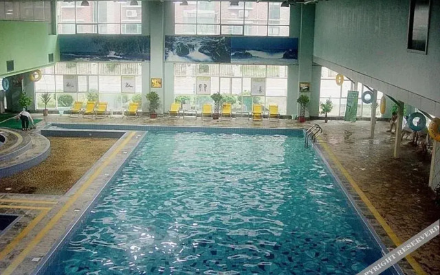 Jinan Shungeng Hillview Hotel
