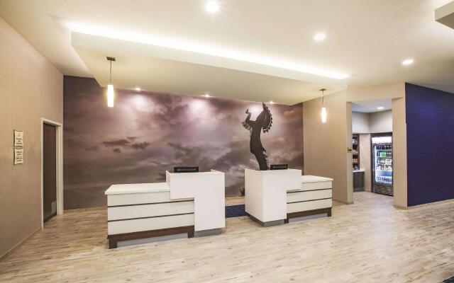 La Quinta Inn & Suites by Wyndham Wichita Northeast