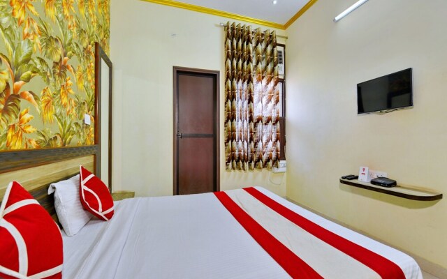 OYO 6670 Hotel Himalaya Tower
