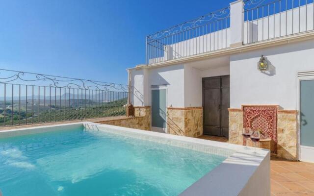 Torreon de Morayma Baena by Ruralidays