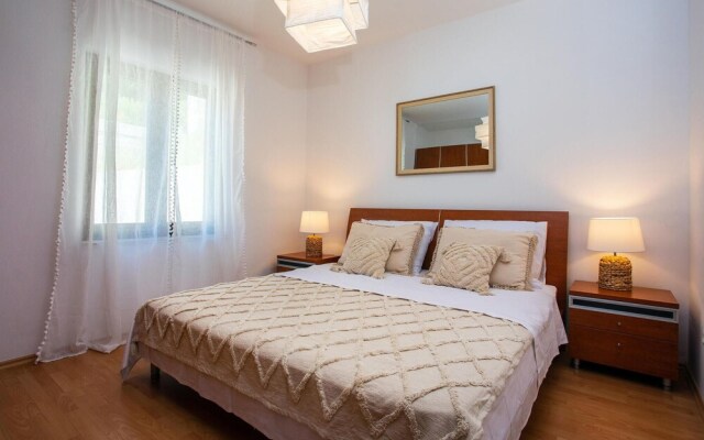 Nice Apartment in Marusici With Wifi and 3 Bedrooms