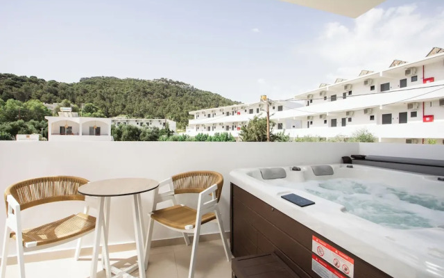 Stay Helios - Aparts & Pool Suites