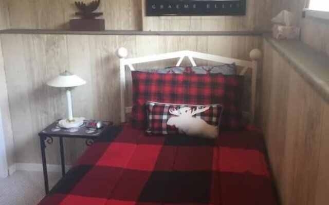 Silvern Lake Trail Bed & Breakfast