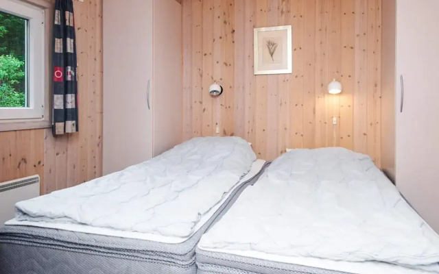 Secluded Holiday Home in Henne near Beach