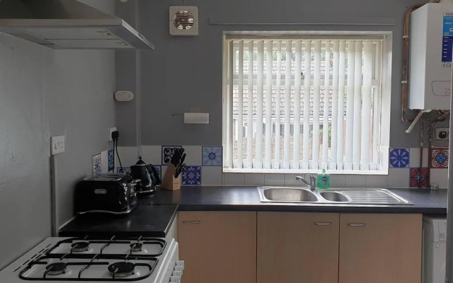 Sleeps 6, Guests&contractors, Wi-fi, Free Parking