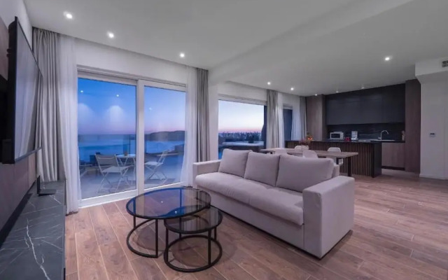 Horizon Two Bedroom Penthouse Hot tub