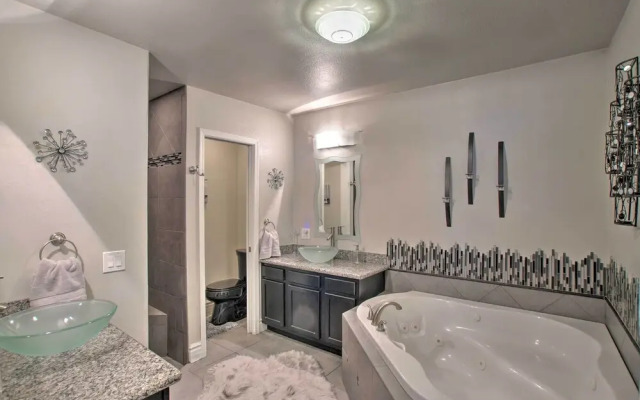 Game Room, Fire Pit & Putting Green: Glendale Home