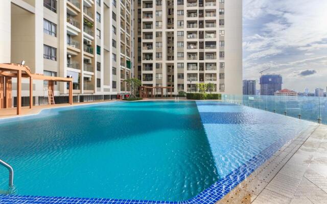 Gold View APT1/2bed/2bath/free pool and Gym