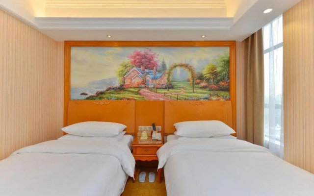 Vienna Hotel (Shanghai Gucun Park)