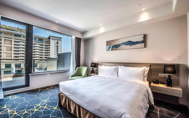 Q-Box Hotel Shanghai Sanjiagang