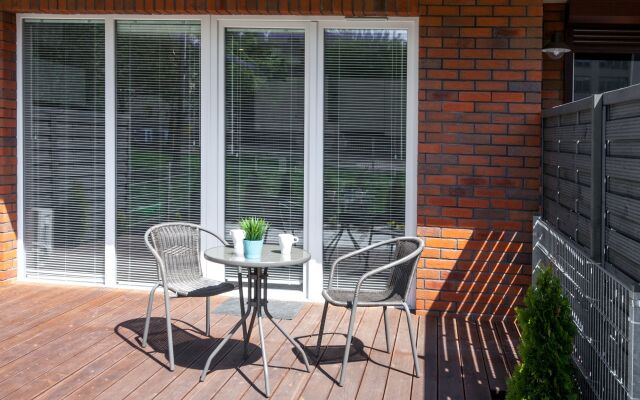 Friendhouse Apartments - Train Station Area