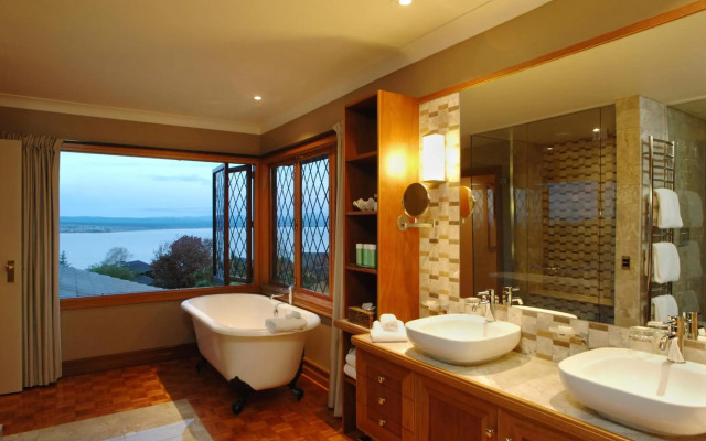 Lake Taupo Lodge
