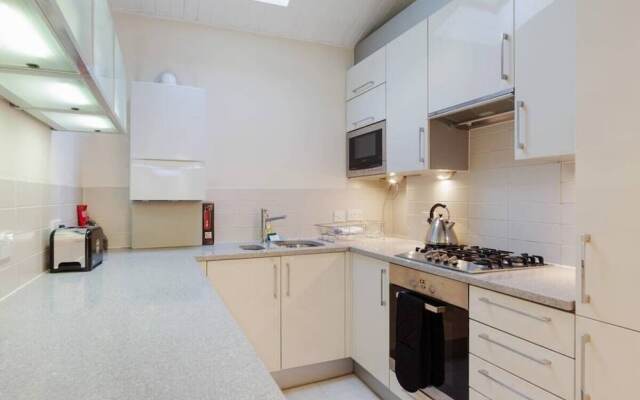 Spacious, Bright 3 Bed In South Kensington