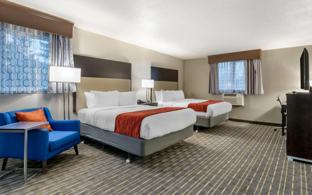 Comfort Inn & Suites Tigard near Washington Square