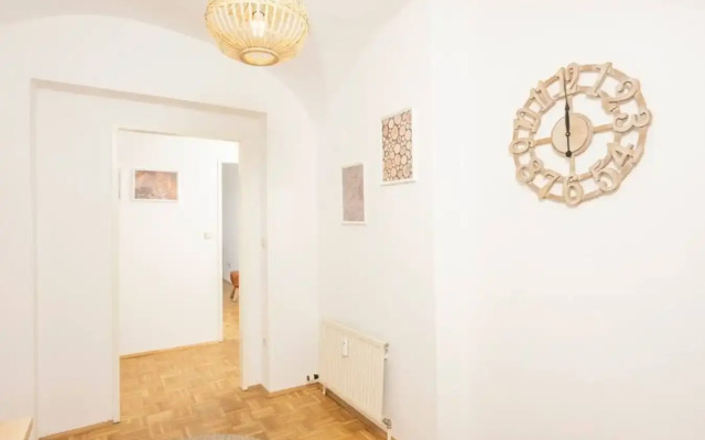 Zum Grazer Uhrturm By Welcome2Vienna