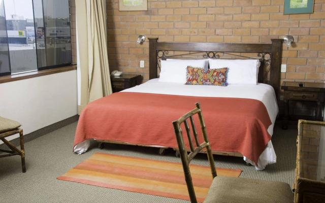 Suites Real Hotel