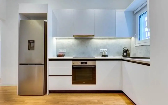 Elegant Flat 5 Walk to Metro Panormou