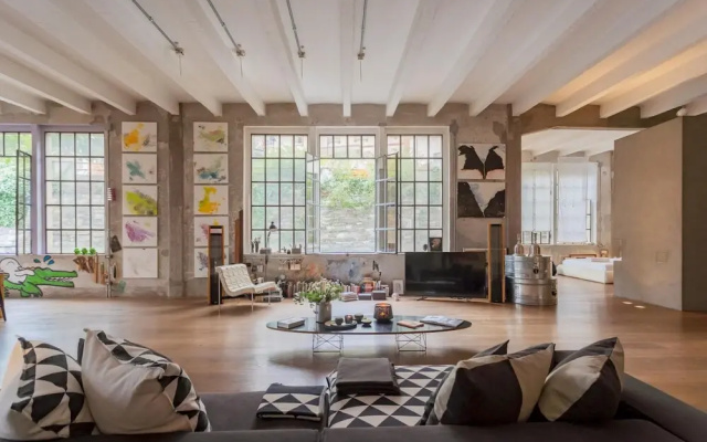Design Loft With Private Parking