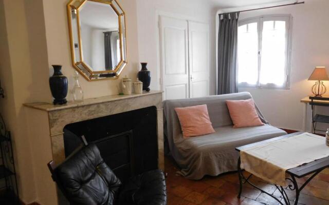 Studio ensoleillé, typique centre historique, wifi