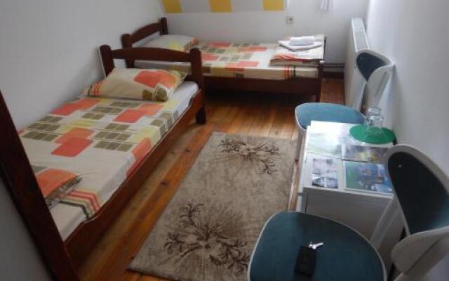 Hostel Dve lipe